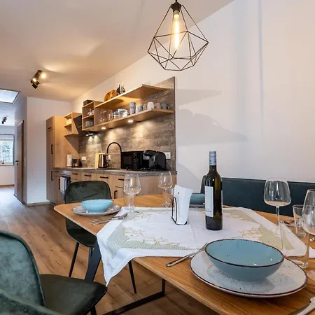 Uribi Mit Eigener Sauna By Schladmingurlaub * 슈라드밍