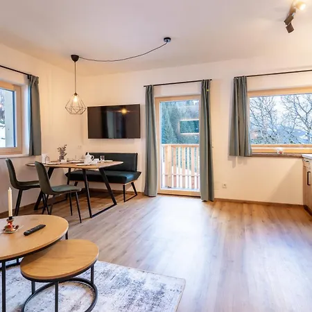 Uribi Mit Eigener Sauna By Schladmingurlaub * 슈라드밍